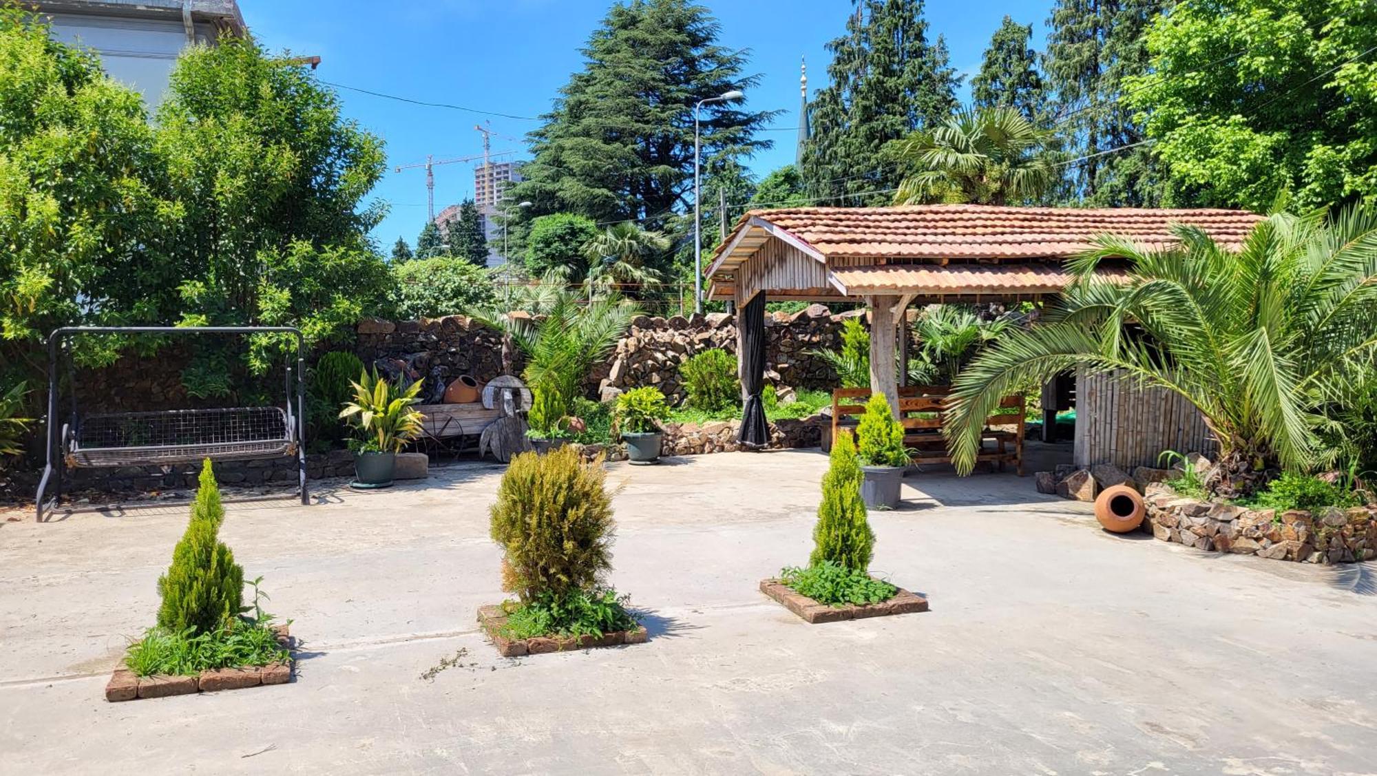 באטומי Guesthouse Gocha Beridze מראה חיצוני תמונה